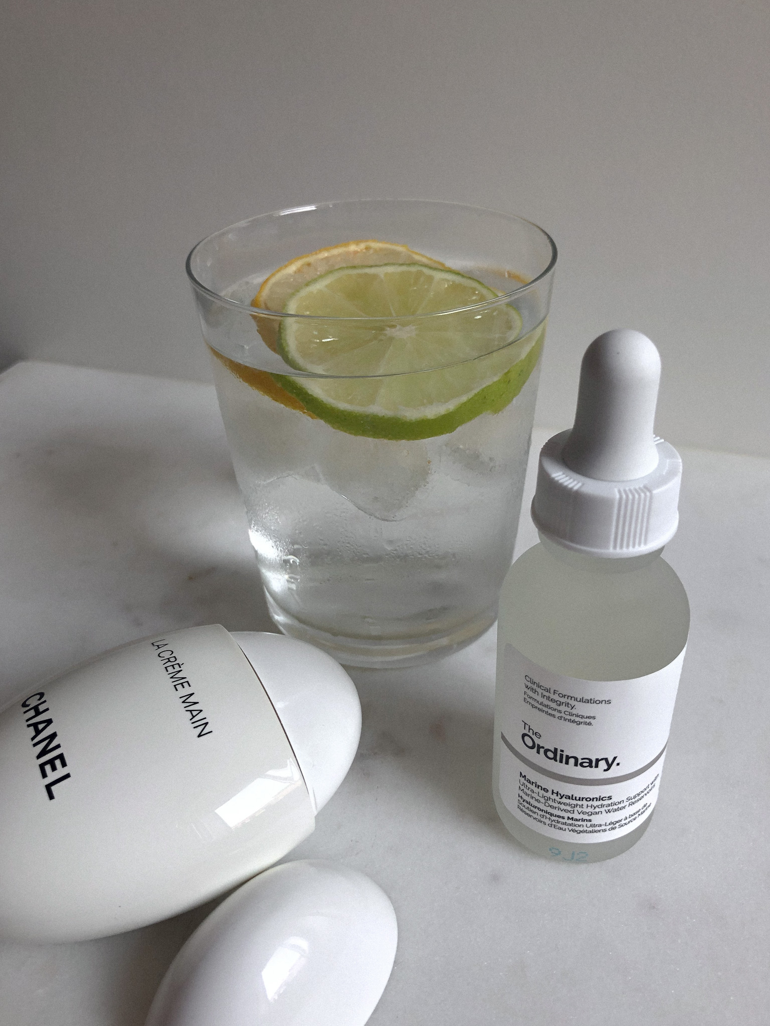 The Ordinary Marine Hyaluronics Recenzija